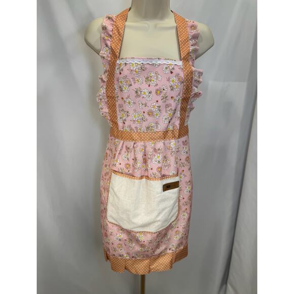 GWP - Vintage-Inspired Pink Daisy Print Apron with Polka Dot Accents - Picture 9 of 12